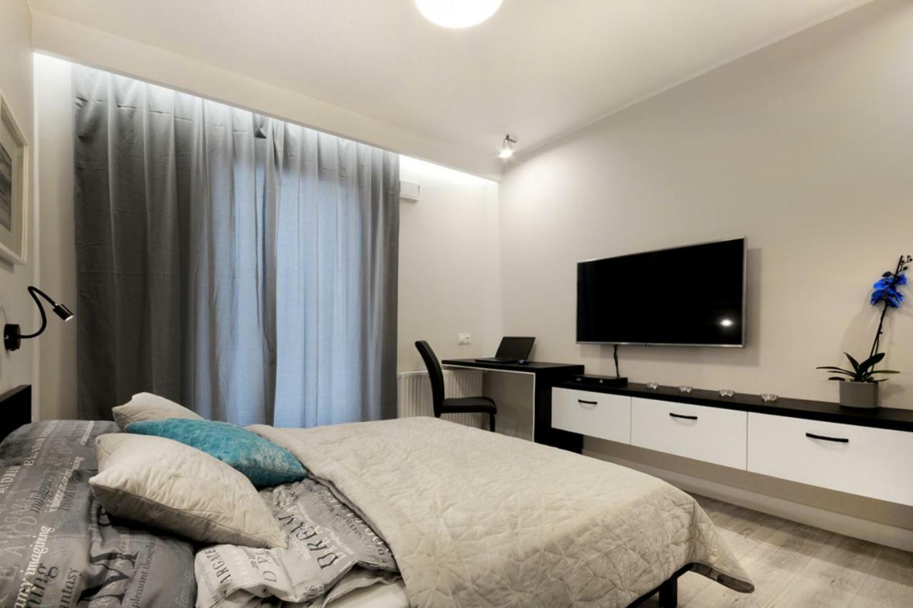 P&O Serviced Apartments Solec Warsaw Exterior photo