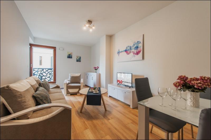P&O Serviced Apartments Solec Warsaw Exterior photo